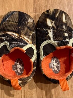 EUC Duck Dynasty Duck Commander Slip-On Shoes - Brown Camo - Infant Size 4